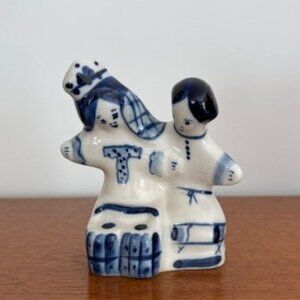 Gzhel Russian Porcelain Figurine of Couple - 3.5 Inches Tall